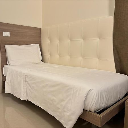 Hotel Boccascena เจนัว ภายนอก รูปภาพ