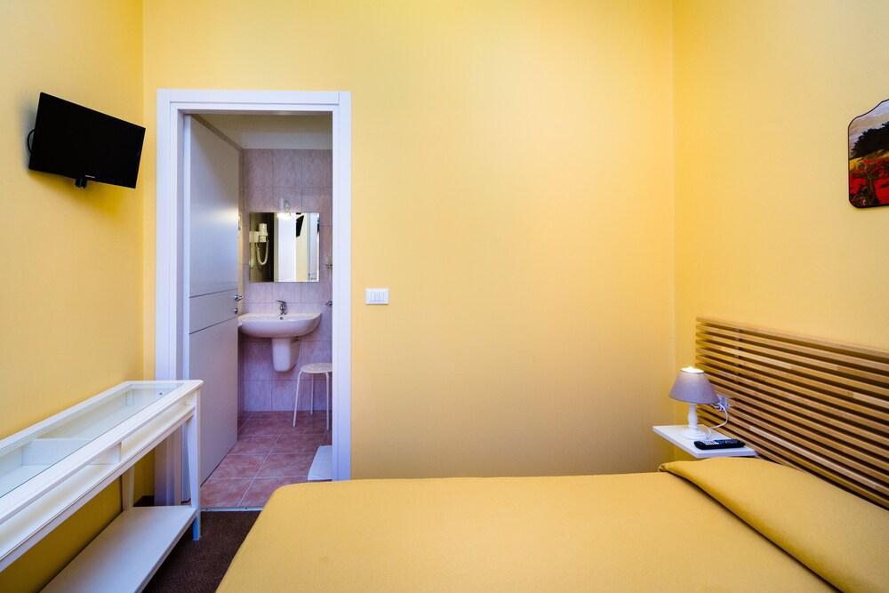 Hotel Boccascena เจนัว ภายนอก รูปภาพ
