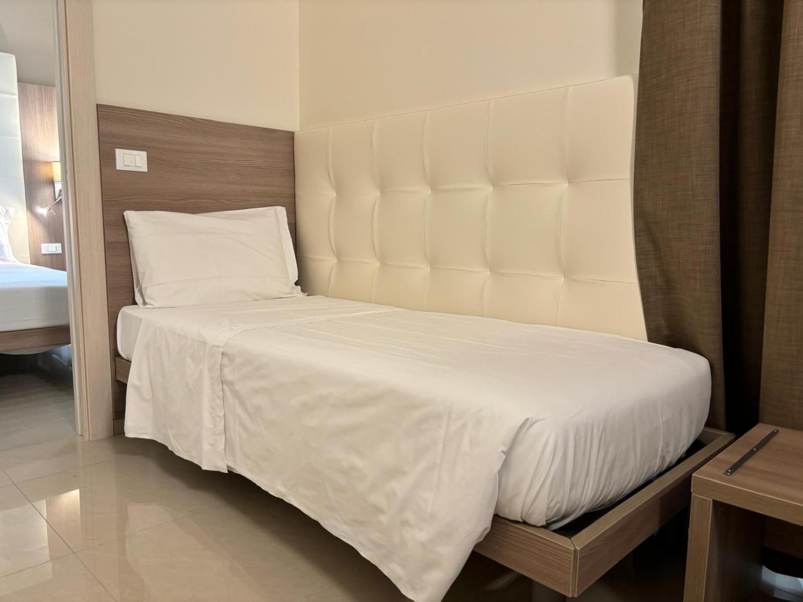 Hotel Boccascena เจนัว ภายนอก รูปภาพ