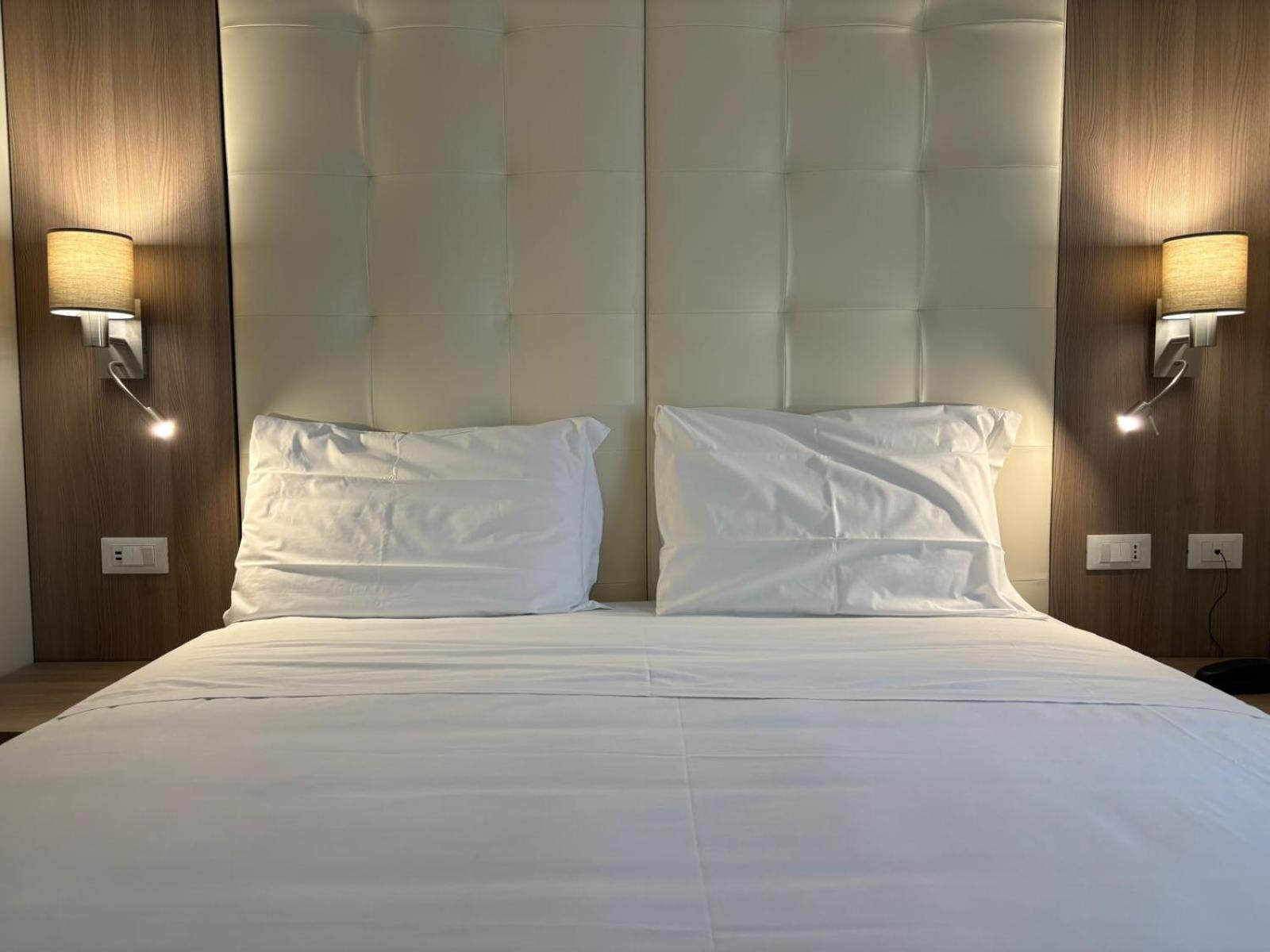 Hotel Boccascena เจนัว ภายนอก รูปภาพ