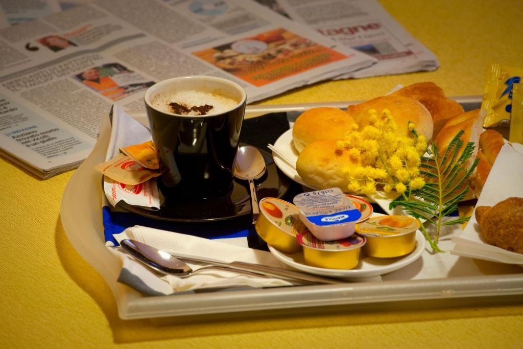 Hotel Boccascena เจนัว ภายนอก รูปภาพ