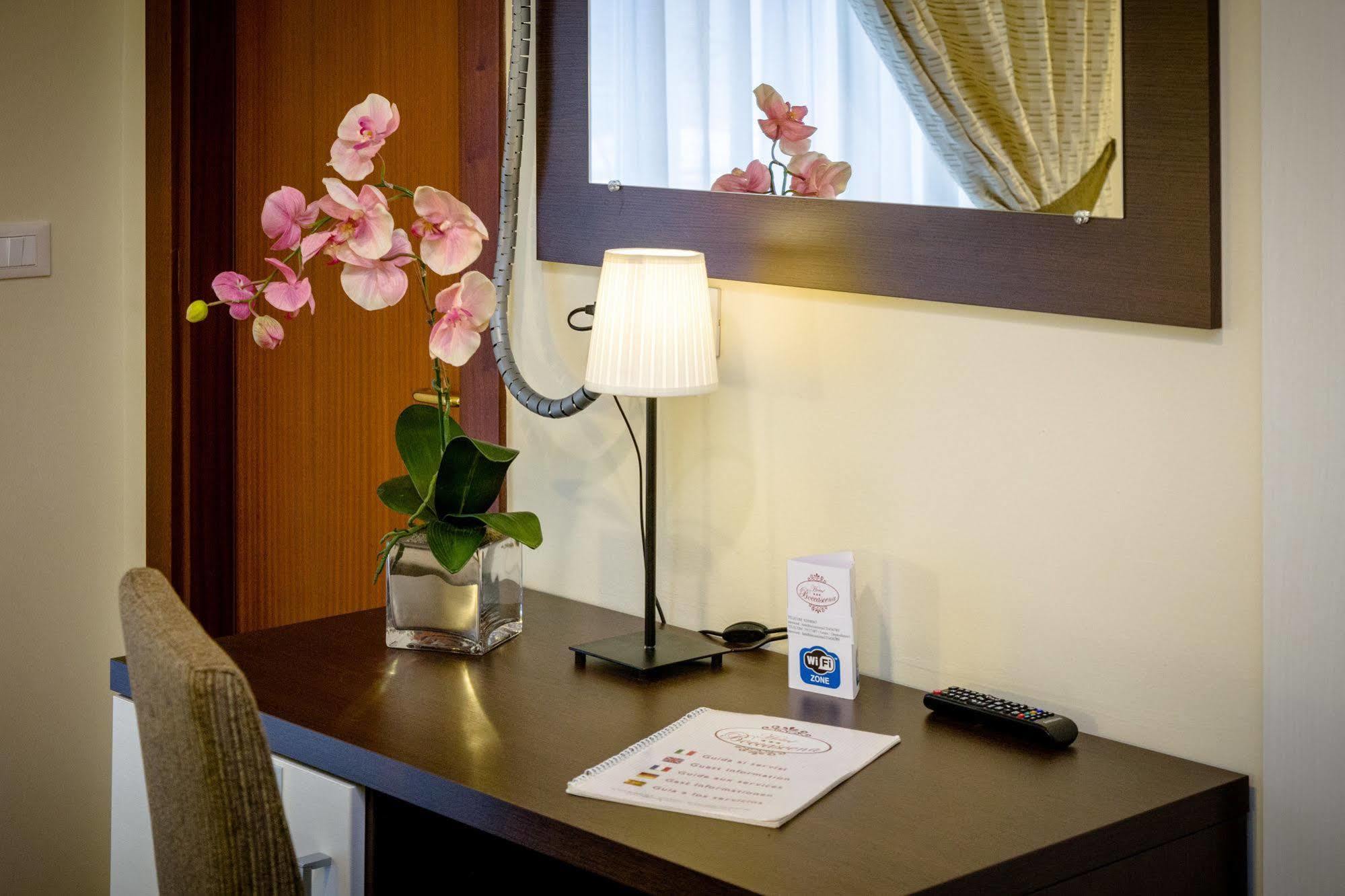 Hotel Boccascena เจนัว ภายนอก รูปภาพ