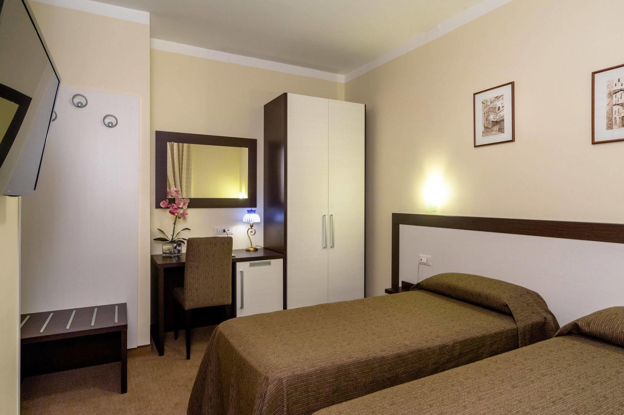 Hotel Boccascena เจนัว ภายนอก รูปภาพ