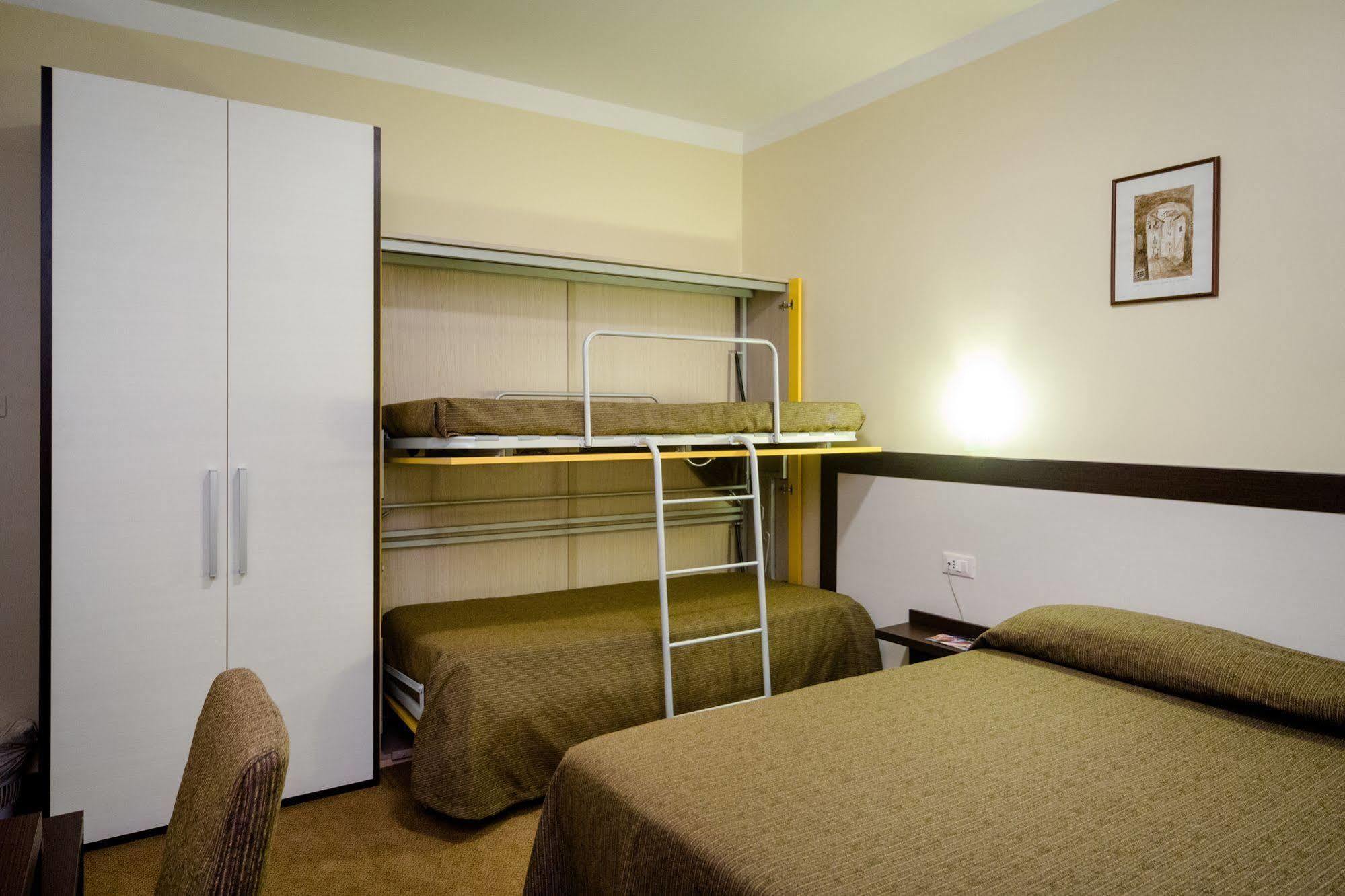 Hotel Boccascena เจนัว ภายนอก รูปภาพ
