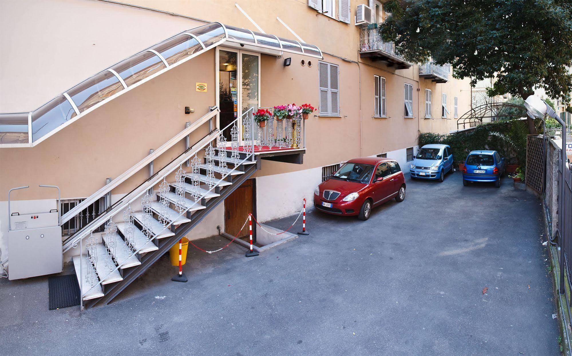 Hotel Boccascena เจนัว ภายนอก รูปภาพ